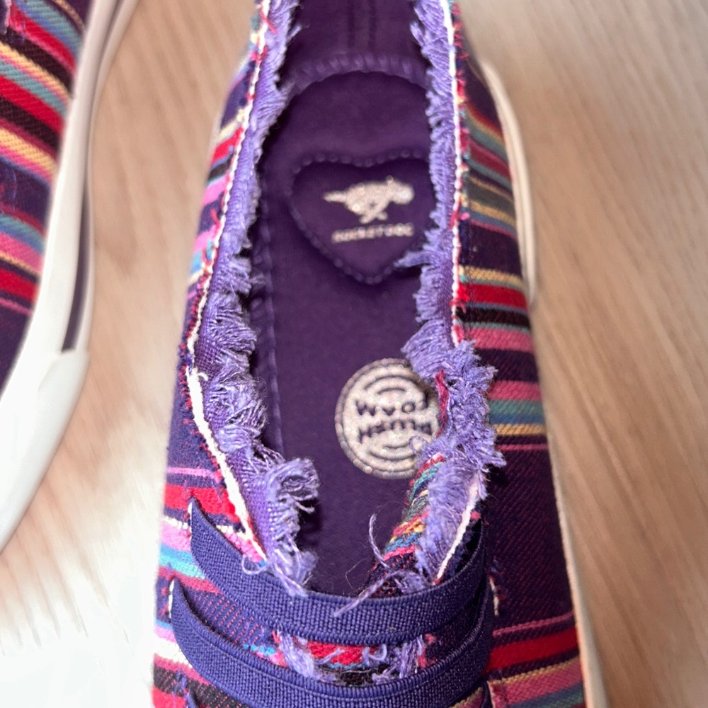 Rocket Dog Jokesae Aloe Cotton Striped Sneakers 8.5 Purple NWOT Casual Slip On - Picture 3 of 12